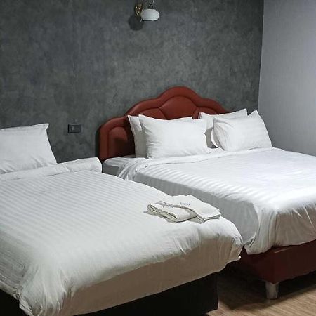 Kun Hotel Накхонратчасіма Екстер'єр фото