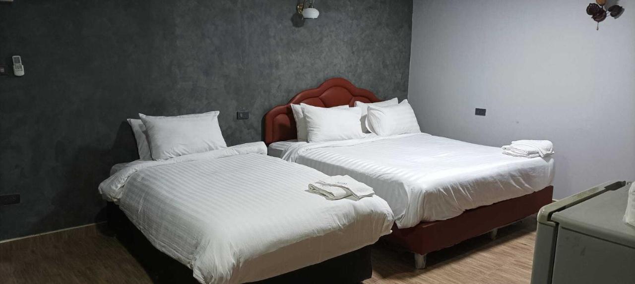 Kun Hotel Накхонратчасіма Екстер'єр фото