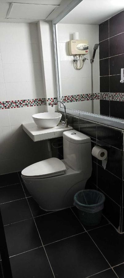 Kun Hotel Накхонратчасіма Екстер'єр фото